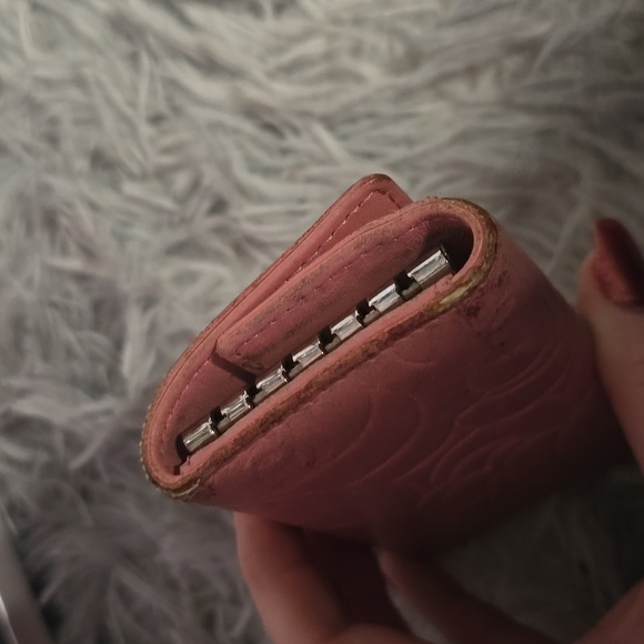 Chanel Camilla Pink With Silver Hardware 6 Ring Key Holder (EUC)(RARE)(16628028) - Picture 3 of 11